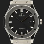Hublot Classic Fusion 542.NX.1171.RX (Unknown (random serial)) - Black dial 42 mm Titanium case (2/8)