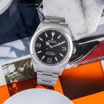 Rolex Explorer 214270 (2014) - Zwart wijzerplaat 39mm Staal (1/8)