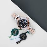 Rolex GMT-Master II 126711CHNR (2020) - Black dial 40 mm Gold/Steel case (2/8)