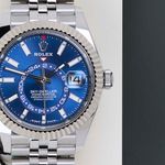 Rolex Sky-Dweller 336934 (2026) - 42 mm Gold/Steel case (5/8)