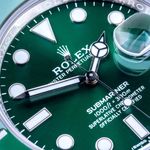 Rolex Submariner Date 116610LV (2017) - Green dial 40 mm Steel case (2/8)