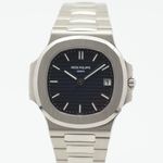 Patek Philippe Nautilus 5811 (2024) - Blue dial 41 mm White Gold case (4/8)