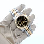 Rolex Daytona 16523 (Unknown (random serial)) - Black dial 40 mm Gold/Steel case (2/7)