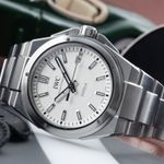 IWC Ingenieur Automatic IW323904 (Unknown (random serial)) - Silver dial 40 mm Steel case (2/8)