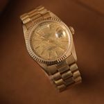 Rolex Day-Date 36 18238 (1993) - Champagne dial 36 mm Yellow Gold case (2/8)