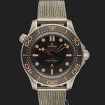 Omega Seamaster Diver 300 M 210.90.42.20.01.001 (2020) - Brown dial 42 mm Titanium case (3/8)