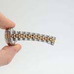 Rolex Lady-Datejust 69173 (1999) - Champagne wijzerplaat 26mm Goud/Staal (7/7)