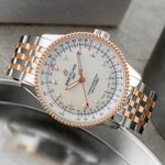 Breitling Navitimer U17395 (2022) - Silver dial 35 mm Gold/Steel case (2/8)