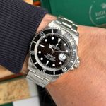 Rolex Submariner Date 16610 (1989) - Zwart wijzerplaat 40mm Staal (2/8)