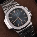 Patek Philippe Nautilus 5711 (2009) - Blue dial 40 mm Steel case (4/8)