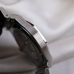 Girard-Perregaux Laureato 81010-11-431-11A (2021) - Blue dial 43 mm Steel case (8/8)