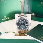 Rolex Sky-Dweller 336934 (2025) - Groen wijzerplaat 42mm Goud/Staal (7/7)