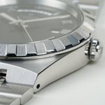 Tudor Royal 28600 (2022) - Black dial 41 mm Steel case (6/8)