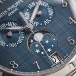 Patek Philippe Annual Calendar 4947/1A-001 (Unknown (random serial)) - Blue dial 38 mm Steel case (2/8)