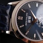 Patek Philippe Annual Calendar 5396G-017 (2024) - Blue dial 39 mm White Gold case (2/8)