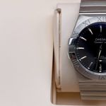 Omega Constellation Men 123.10.38.21.06.001 (2024) - Zwart wijzerplaat 38mm Staal (7/8)