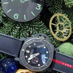 Panerai Submersible PAM01466 (2025) - Blue dial 44 mm Titanium case (2/2)