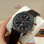 Omega Speedmaster 304.23.44.52.13.001 (2025) - Brown dial 44 mm Gold/Steel case (7/10)