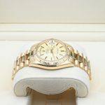 Rolex Day-Date 1803 (1974) - Champagne dial 36 mm Yellow Gold case (3/7)
