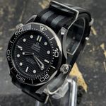 Omega Seamaster Diver 300 M 210.92.44.20.01.002 (2026) - Zwart wijzerplaat 44mm Keramiek (5/8)