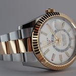 Rolex Sky-Dweller 326933 (2023) - 42 mm Gold/Steel case (6/8)