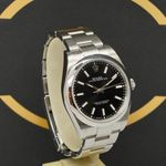 Rolex Oyster Perpetual 39 114300 (2019) - Zwart wijzerplaat 39mm Staal (2/6)