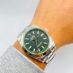 Rolex Milgauss 116400GV (2021) - Black dial 40 mm Steel case (3/6)