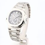 Patek Philippe Nautilus 5726/1A - (2/8)