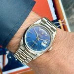 Rolex Day-Date 18239 (1991) - Blauw wijzerplaat 36mm Witgoud (2/8)