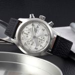 IWC Pilot Spitfire Chronograph IW370621 (2004) - Zilver wijzerplaat 39mm Staal (2/8)