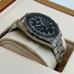 Omega Speedmaster Racing 329.30.44.51.01.001 (2024) - Black dial 44 mm Steel case (7/8)