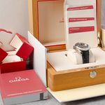 Omega Seamaster Planet Ocean 215.30.44.21.03.001 (2017) - Blue dial 44 mm Steel case (3/8)