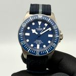 Tudor Pelagos 25707B/22 (2022) - Blue dial 42 mm Titanium case (3/8)