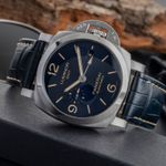 Panerai Luminor 1950 3 Days GMT Automatic PAM01033 (Unknown (random serial)) - Blue dial 44 mm Steel case (2/8)