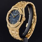 Audemars Piguet Royal Oak Selfwinding 15450BA.OO.1256BA.02 (2018) - Blauw wijzerplaat 37mm Geelgoud (3/7)