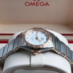 Omega Constellation Quartz 131.20.28.60.52.001 (2024) - Silver dial 28 mm Gold/Steel case (5/6)