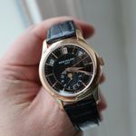 Patek Philippe Annual Calendar 5205R (2021) - Black dial 41 mm Rose Gold case (2/3)