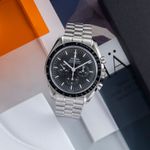 Omega Speedmaster Professional Moonwatch 310.30.42.50.01.002 (Unknown (random serial)) - Black dial 42 mm Steel case (1/8)