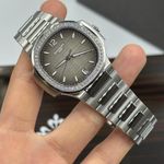 Patek Philippe Nautilus 7118/1200A-011 (2026) - Grey dial 35 mm Steel case (7/10)