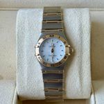 Omega Constellation 1262.70.00 (2004) - White dial 23 mm Gold/Steel case (2/7)
