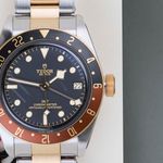Tudor Black Bay GMT 79833MN (2022) - Black dial 41 mm Steel case (5/8)