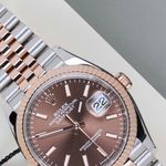 Rolex Datejust 36 126231 (2024) - Bruin wijzerplaat 36mm Goud/Staal (3/8)