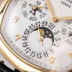 Patek Philippe Perpetual Calendar 5940J (Unknown (random serial)) - Silver dial 38 mm Yellow Gold case (4/8)