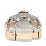 Rolex GMT-Master II 126711CHNR (2023) - Black dial 40 mm Gold/Steel case (4/5)