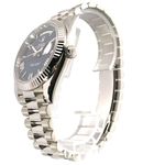 Rolex Day-Date 40 228239 (2025) - Blue dial 40 mm White Gold case (3/8)