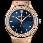 Hublot Classic Fusion Blue 565.OX.7180.RX.1204 (2022) - Blauw wijzerplaat 38mm Roségoud (1/1)