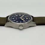 IWC Pilot IW326805 (2022) - Black dial 39 mm Steel case (3/10)