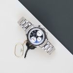 Omega Speedmaster Racing 326.30.40.50.01.002 (2026) - Black dial 40 mm Steel case (2/8)