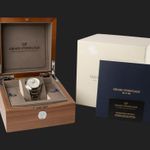 Girard-Perregaux Laureato 81010-11-131-11A (2021) - 43 mm Steel case (8/8)