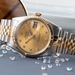 Rolex Datejust 36 16013 (1987) - Champagne wijzerplaat 36mm Goud/Staal (2/8)